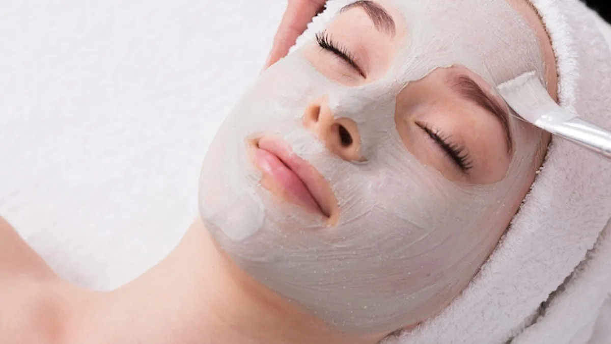 Retinol Peel Treatment: Who Should Get It and What to Expect