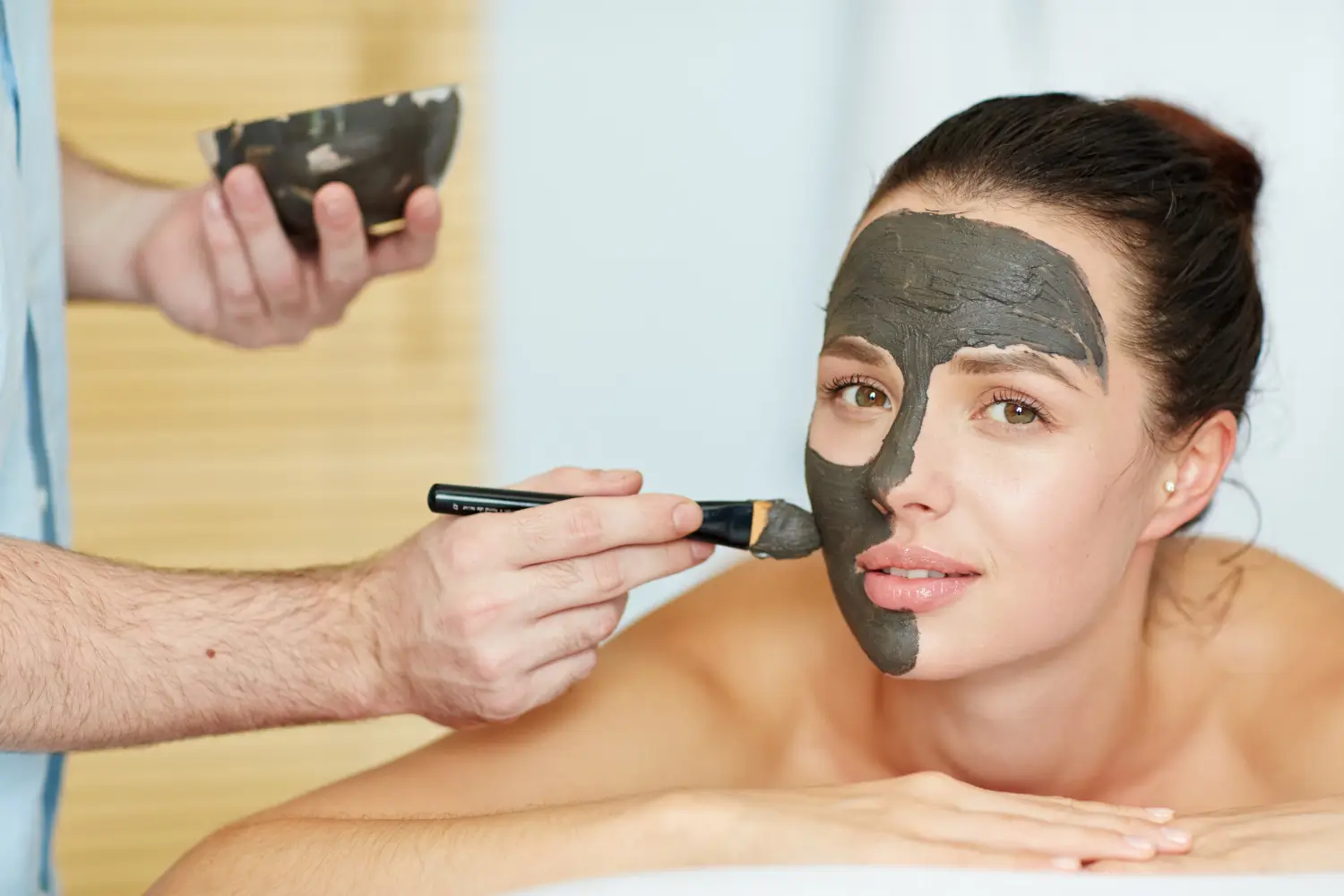 Carbon Laser Hollywood Facial: What Makes It Different from Regular Carbon Laser?